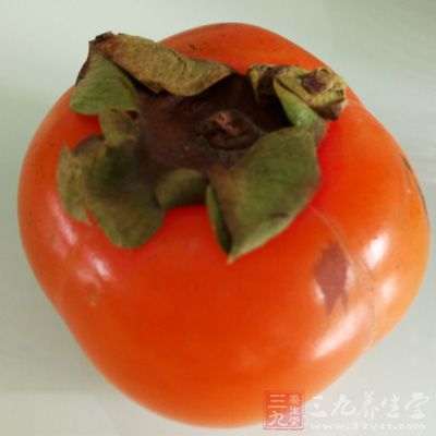 柿子味甘性寒。氣虛、體弱、產後、外感風寒者均應少食或不食 柿子味甘性寒。氣虛、體弱、產後、外感風寒者均應少食或不食