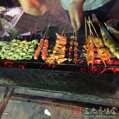 忌吃腌漬、燒烤、油炸、辛辣、刺激性食物 忌吃腌漬、燒烤、油炸、辛辣、刺激性食物