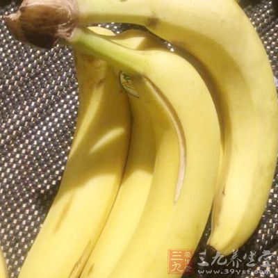 日常中寒性的食物有:香蕉 日常中寒性的食物有:香蕉