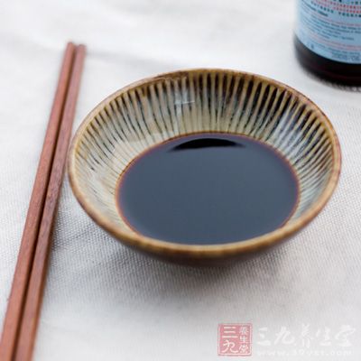 兒童飲食完全不應該用醬油來調味。正常飲食中含有的鈉,已經足夠滿足他們的生理需求 兒童飲食完全不應該用醬油來調味。正常飲食中含有的鈉,已經足夠滿足他們的生理需求