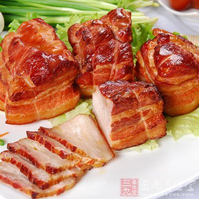 鹵肉雖然看起來材料好象挺雜,不過真正做起來倒也簡單 鹵肉雖然看起來材料好象挺雜,不過真正做起來倒也簡單