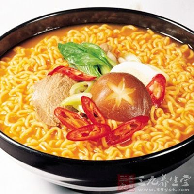 所有澱粉類食品在高溫烹調(超過120℃)中都會產生丙烯酰胺這種致癌物