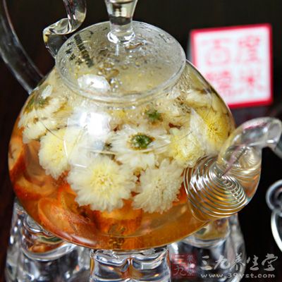 菊花山楂茶能化淤消脂，清涼降壓降壓、減肥輕身