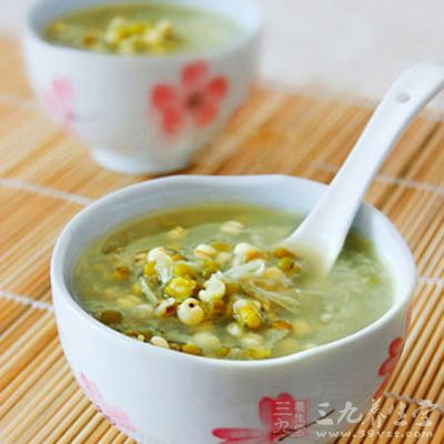 綠豆性較為寒涼,空腹飲用容易對脾胃造成傷害 U9864P1196DT20140626092151