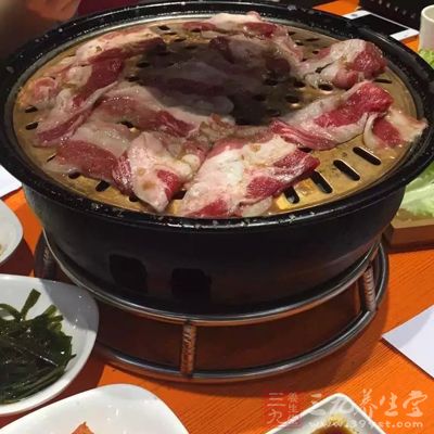 這些致癌化合物有些通過烤肉進入人體消化道