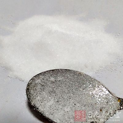 我們在烹制食物的時候都會往裡面添加食鹽