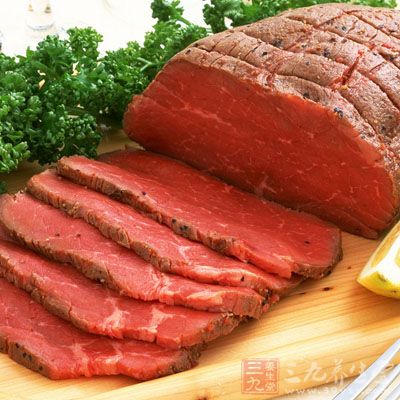 要多吃些含蛋白質、鈣、鐵較豐富的食物如牛肉