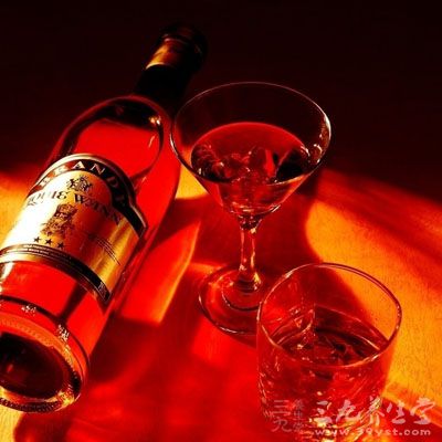 少量的酒可促進乳汁分泌