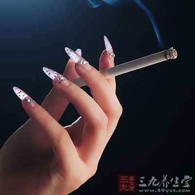 抽煙會消耗維他命C與使鈣質流失
