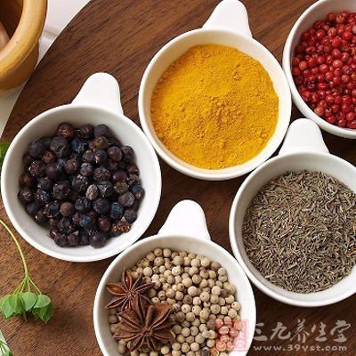 少用強烈刺激的調味品或香料