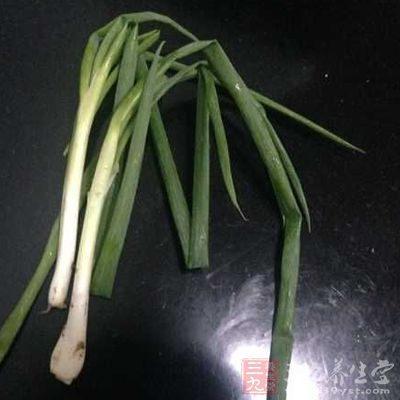 加熱時最好再加點酒、蔥、姜、蒜等佐料