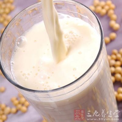 一些偏愛豆漿的腎結石患者,即使知道腎結石的飲食中是不能喝豆漿的,但總不能忌口 一些偏愛豆漿的腎結石患者,即使知道腎結石的飲食中是不能喝豆漿的,但總不能忌口