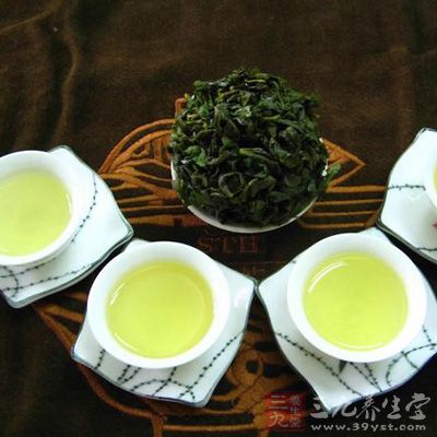喝茶的時候我們必須要有所克制