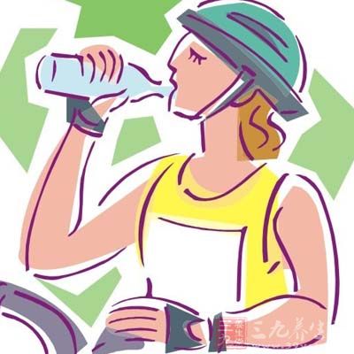 腎結石的形成多與飲水有關