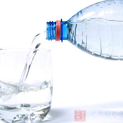 礦泉水常常被人誤以為是“萬能水”