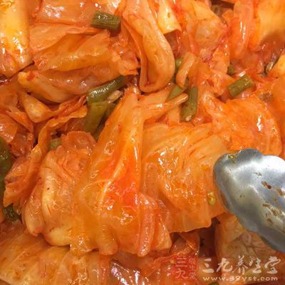 家中制作鹹菜一定要耐心地等待