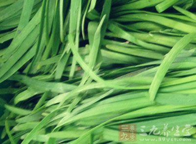 經常吃隔夜的熟韭菜和熟白菜對身體是有害的