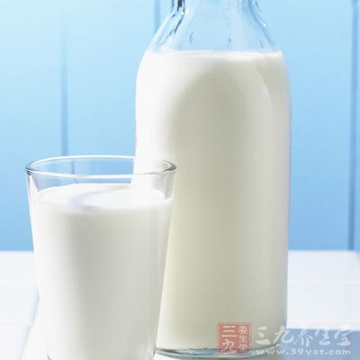 通過牛奶等膳食補鈣未增加心血管死亡風險 通過牛奶等膳食補鈣未增加心血管死亡風險