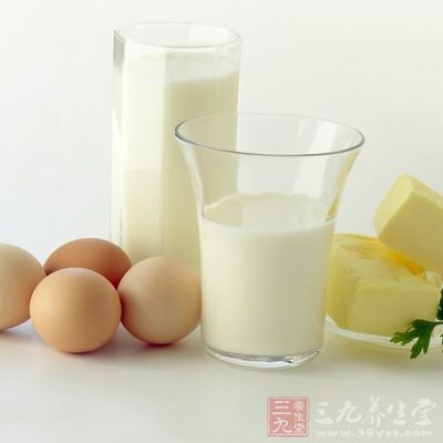 牛奶中的鈣可以增強人體骨骼牙齒等的強度 牛奶中的鈣可以增強人體骨骼牙齒等的強度