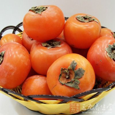 吃完雞蛋後吃柿子輕則會食物中毒 吃完雞蛋後吃柿子輕則會食物中毒