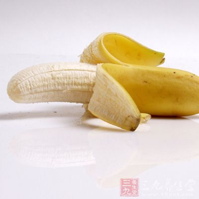 香蕉中所含的的維生素B6可以除去女性的不安情緒 香蕉中所含的的維生素B6可以除去女性的不安情緒