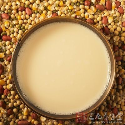 豆漿所含的麥氨酸又防止支氣管炎平滑肌痙攣的作用