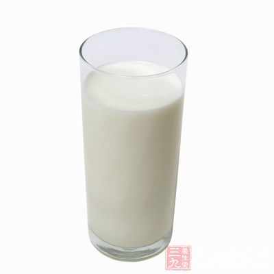 豆漿對於貧血病人的調養，比牛奶作用要強