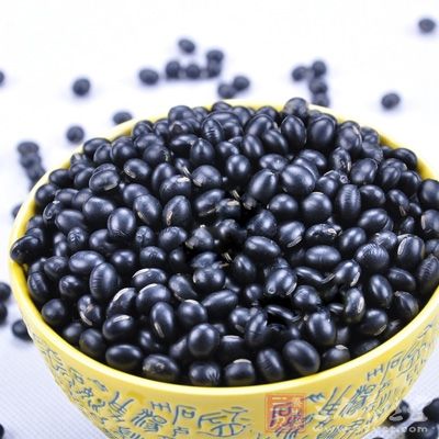 黃豆30克，黑豆10克