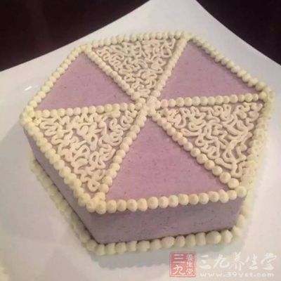 少吃甜食，尤其是含砂糖、糖精食品