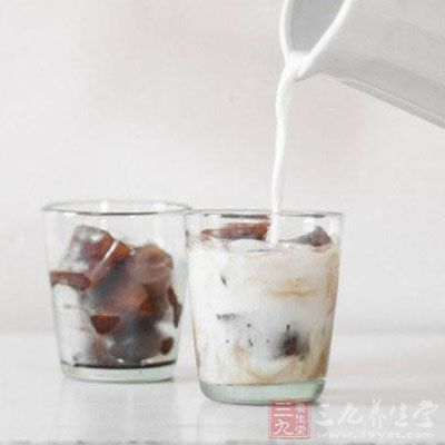 早上空腹喝牛奶的壞處