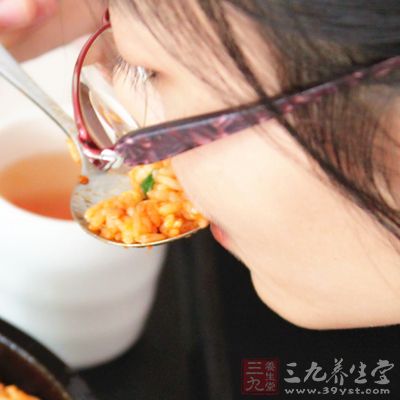 很多人都習慣買完早飯然後邊走邊吃