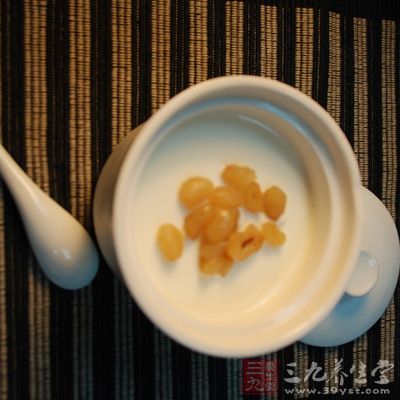 酸奶本身也是有一定熱量的 酸奶本身也是有一定熱量的