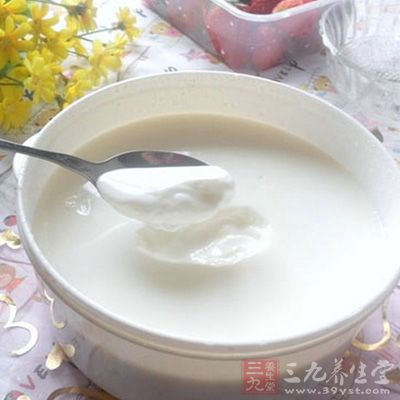 隨著酸奶放置時間的延長,乳酸菌會緩慢生長 隨著酸奶放置時間的延長,乳酸菌會緩慢生長