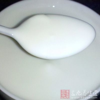 喝酸奶前後最好別喝熱飲 喝酸奶前後最好別喝熱飲
