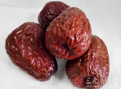 吃許多零食來打發時間