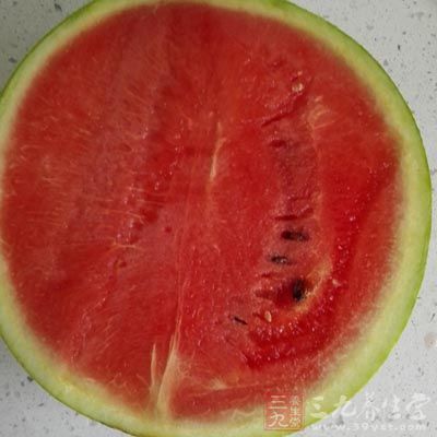 超過8小時附著在西瓜上的病菌就會開始快速繁殖