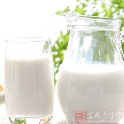 牛奶比普通食物更能促進胃酸分泌 牛奶比普通食物更能促進胃酸分泌