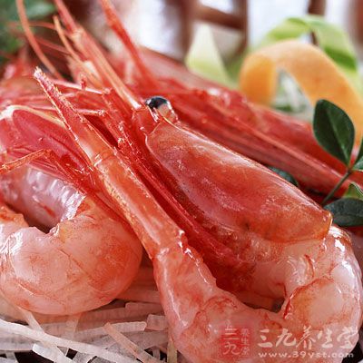 甲狀腺機能亢進者應少吃海鮮,因為含碘較多,可加重病情 甲狀腺機能亢進者應少吃海鮮,因為含碘較多,可加重病情