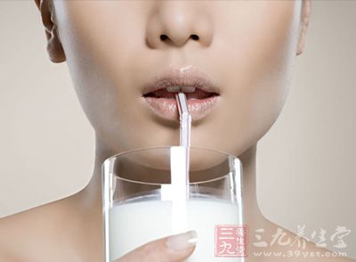牛奶被稱為是最接近完美的食品，也是日常鈣物質和蛋白質的主要來源