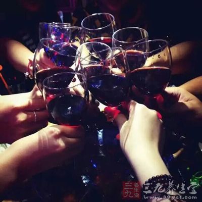 喝紅酒有利血液循環