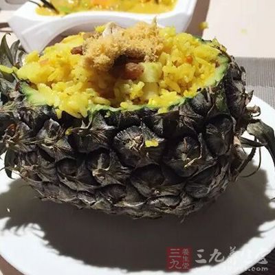 菠蘿俗稱“鳳梨”，是一種清爽多汁的熱帶水果
