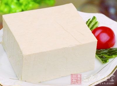 因為豆腐是寒性食物，利於清熱解毒