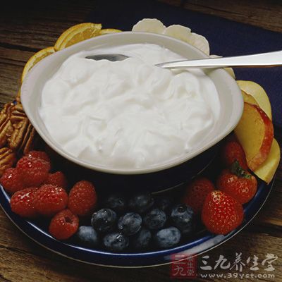 酸牛奶能抑制腸道腐敗菌的生長,還含有可抑制體內合成膽固醇還原酶的活性物質 酸牛奶能抑制腸道腐敗菌的生長,還含有可抑制體內合成膽固醇還原酶的活性物質