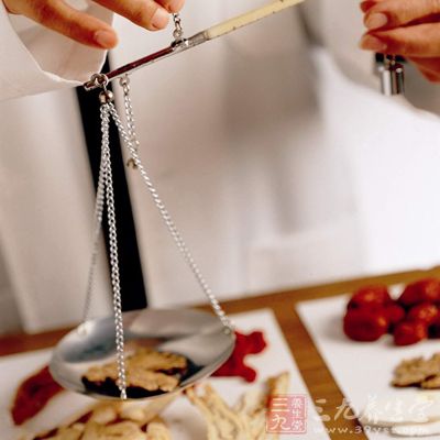 龍蝦為發物，可與中藥發生反應