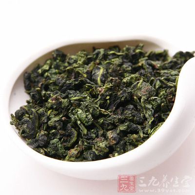 因為茶葉中含有大量鞣酸，鞣酸與蛋白質合成具有收斂性的鞣酸蛋白質，使腸道蠕動減慢