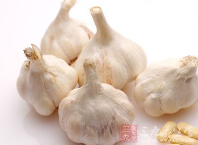 大蒜不能和什麼一起吃