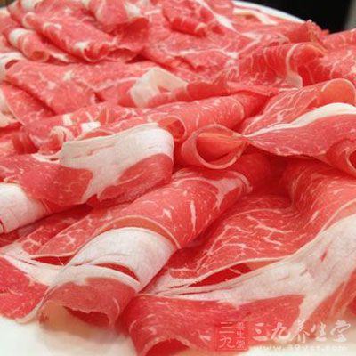 大蒜和羊肉都屬溫熱食材，搭配食用易使身體燥熱