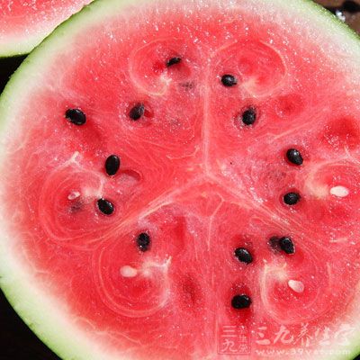 糖尿病人可以吃西瓜 糖尿病人可以吃西瓜