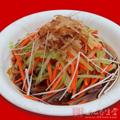 做下酒菜時，最好有一兩款甜味菜，如糖醋三絲