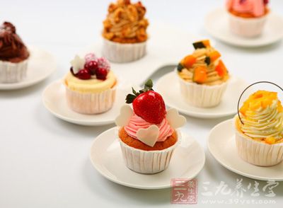 強酸性食品包括甜點